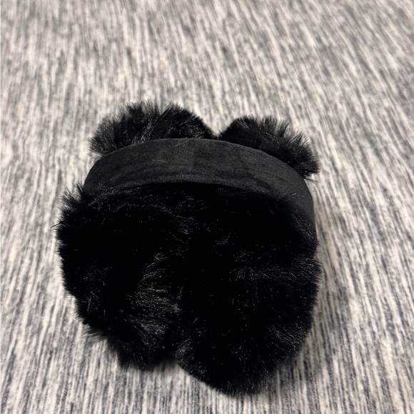 SHEIN Black Faux Fur Earmuffs - Picture 3 of 3
